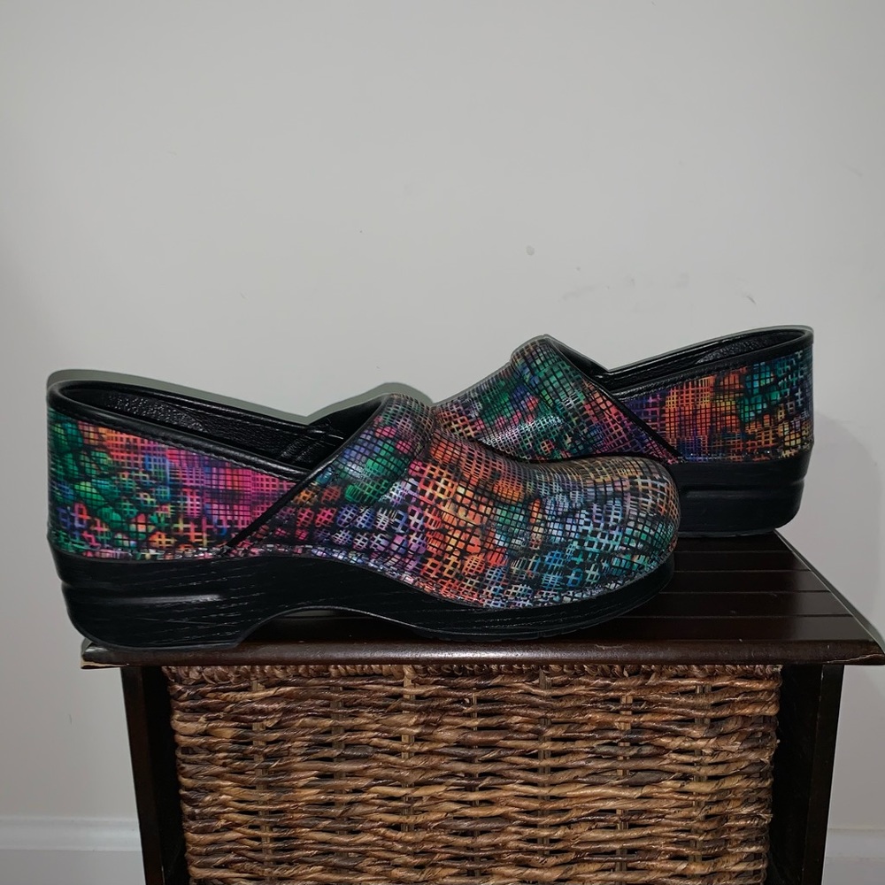 Women’s Dansko Professional Clogs Size 10-5-11 (E… - image 4